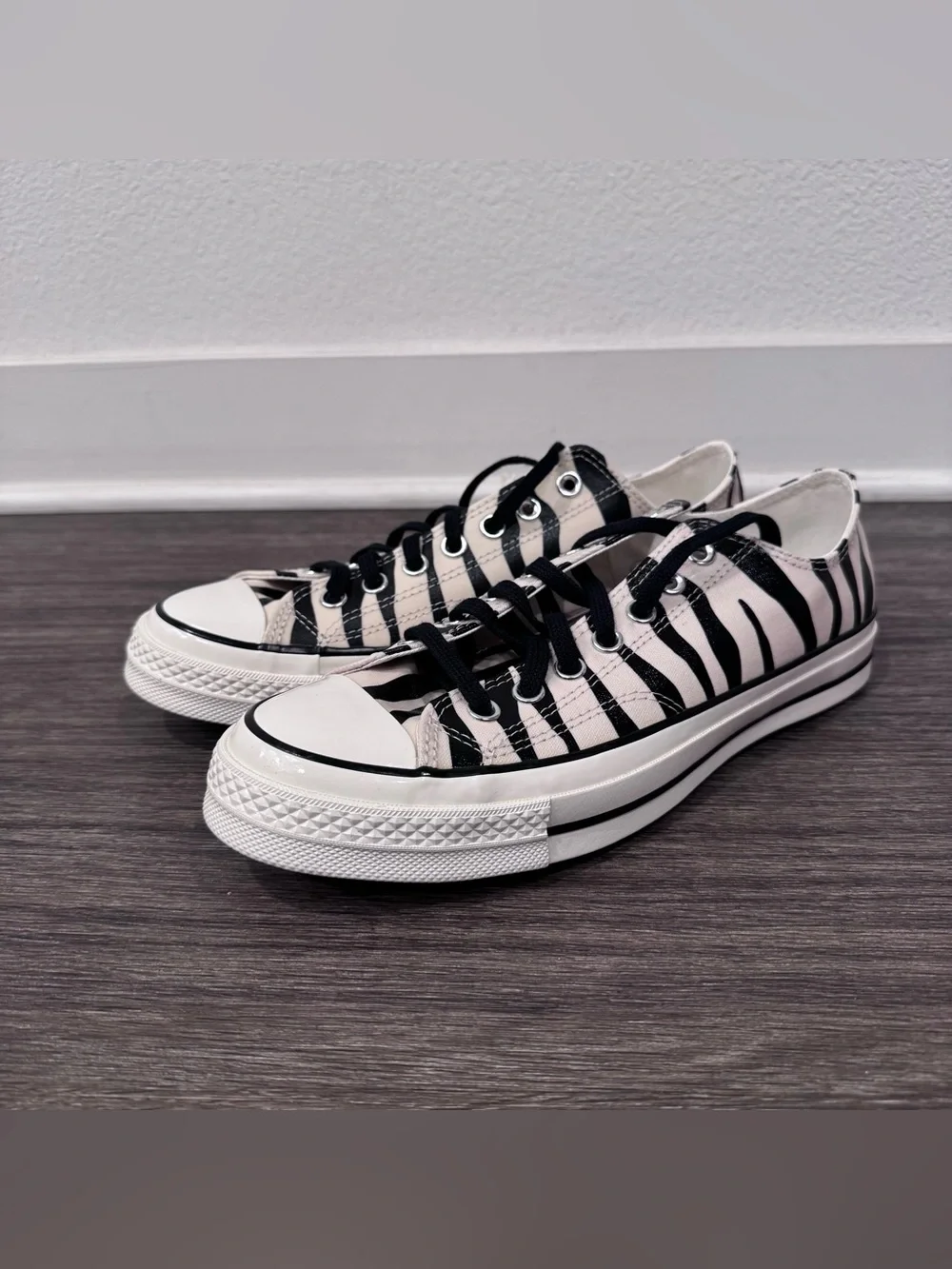 Converse Chuck 70 Glow-In-The-Dark Zebra Print sz 10, 10.5 - Picture 2 of 5